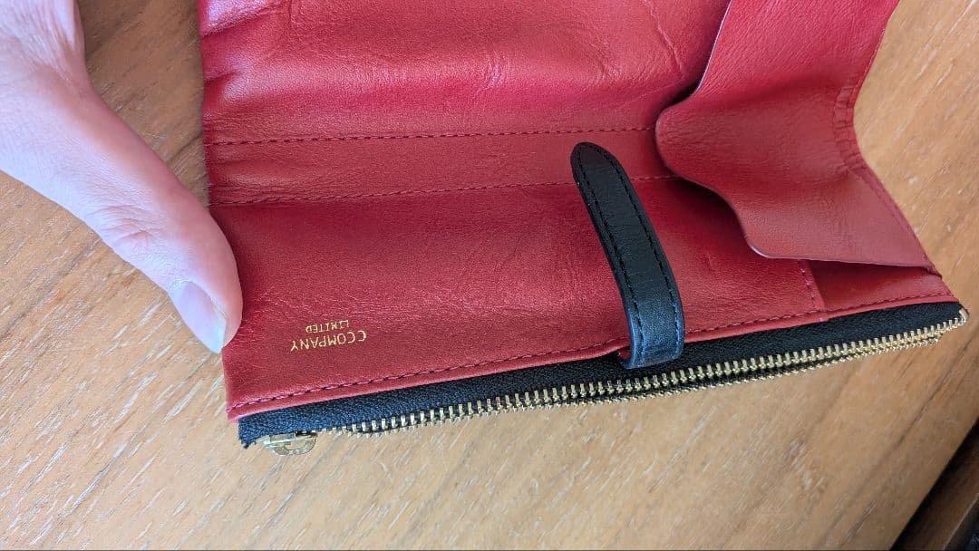 シーカンパニー　ルポペンケース　ブラック×レッド