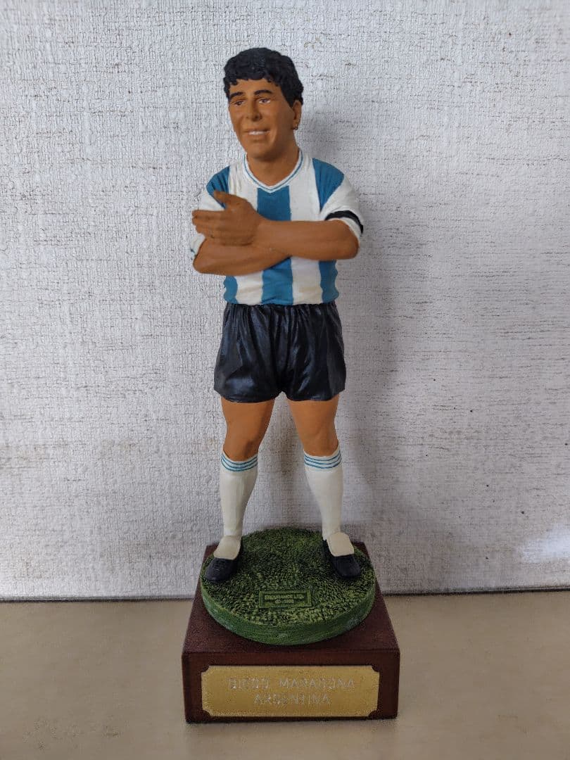 ディエゴ・マラドーナ フィギュア　専用ケース付