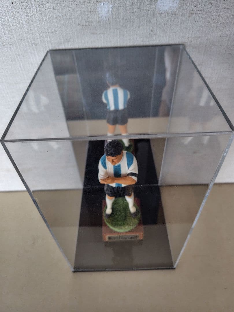 ディエゴ・マラドーナ フィギュア　専用ケース付