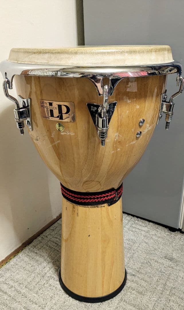 LP製のジャンベ LP720X(傷多め、演奏に支障なし)