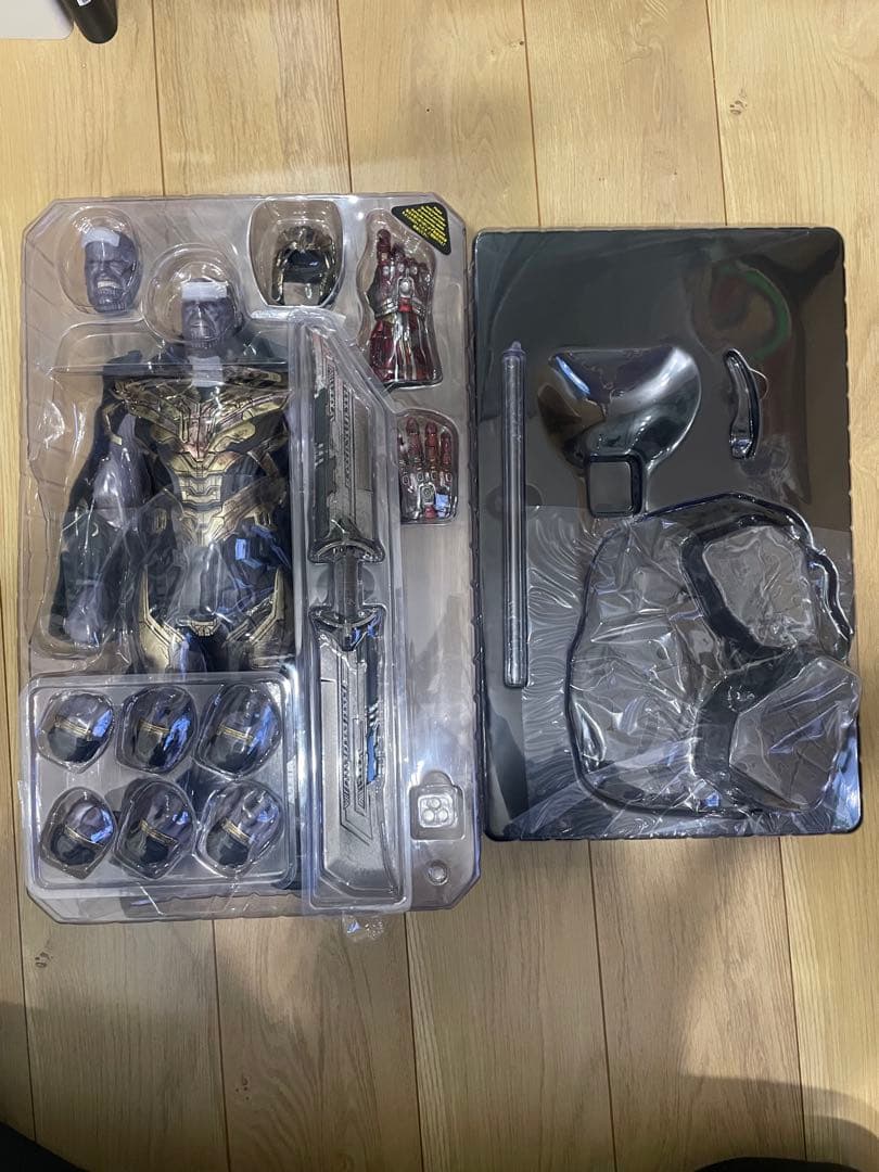 ホットトイズ　サノス　バトルダメージ版 エンドゲーム　ムービーマスターピース