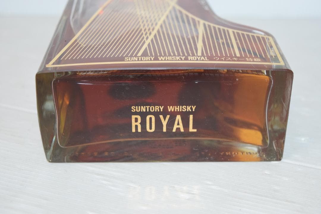 サントリー　ウィスキー　ローヤル　ピアノ型ボトル