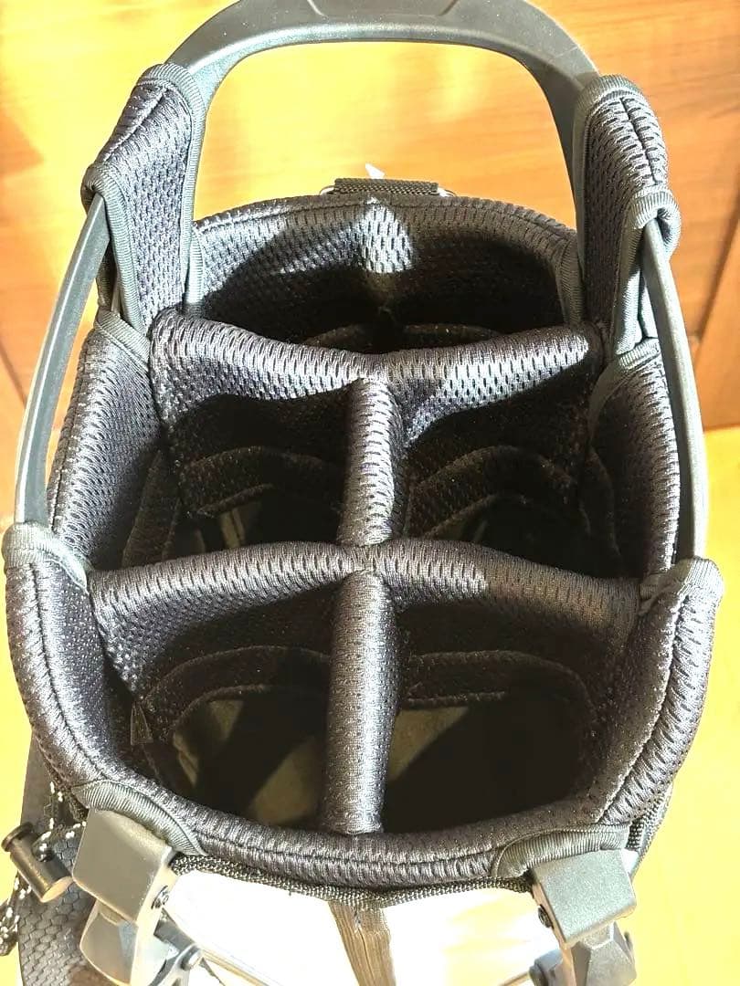 【新品未使用】アンダーアーマー ドライブ スタンド バッグ ゴルフ　白　緑　黒