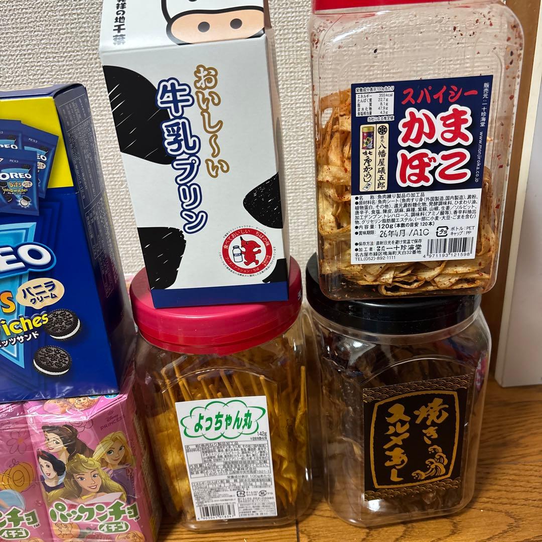 おつまみ、ピコラ、オレオ、つぶグミ、パックンチョ、牛乳プリン