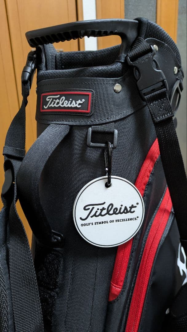 新品同様 タイトリスト Titleist スタンドキャディバッグ 黒/赤