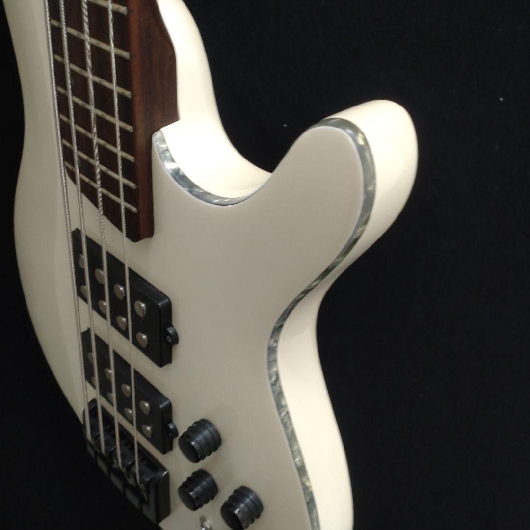 CORT C4H エレキベース