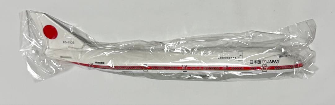 クロスウィング 1/200 B747-400 日本国政府専用機