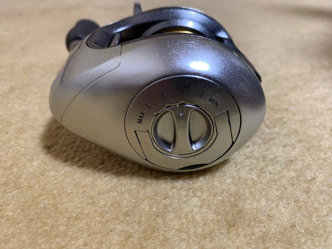 美品　Scorpion Mg 1000 ベイトリール