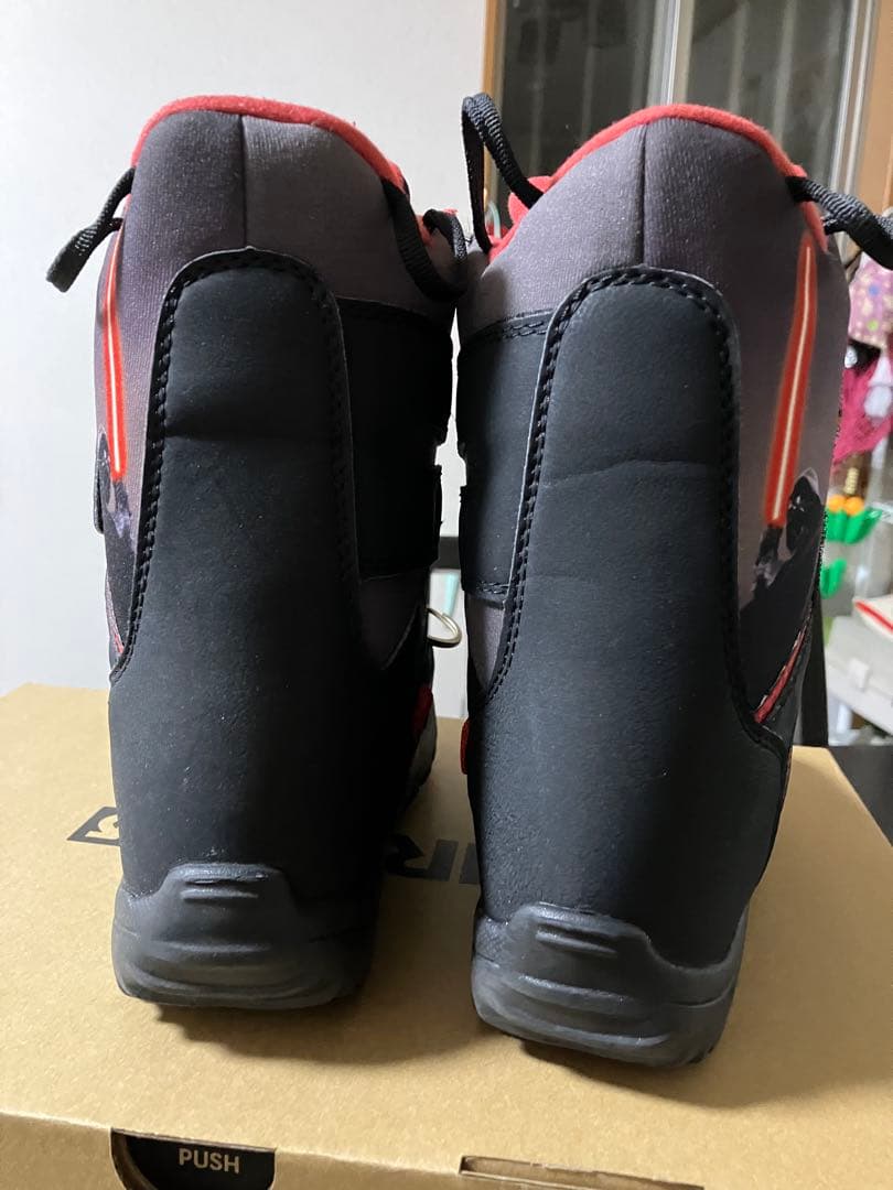 Burton スノーボードブーツ Grom Youth ダース・ベイダー