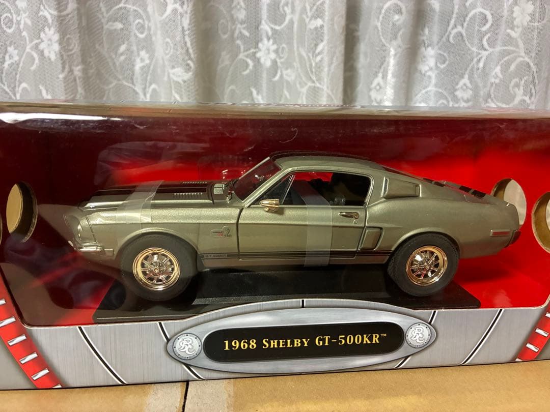 1968 Shelby GT-500KR ミニカー1/18