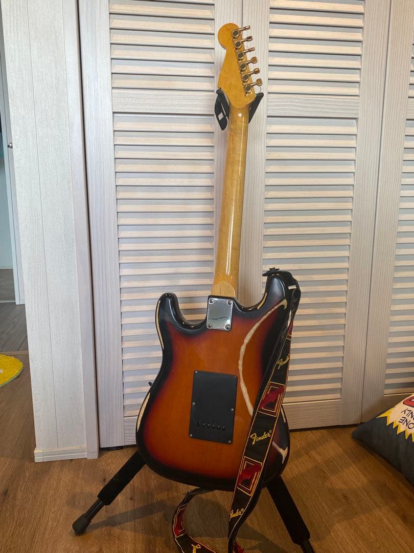 Fender？Stratocaster サンバースト　レリック加工　エイジド加工