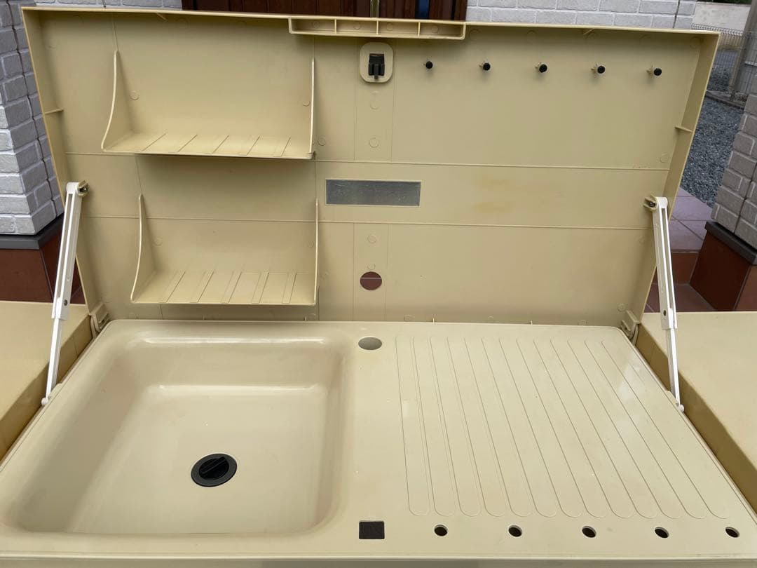折りたたみ式キッチンテーブルシンク付き