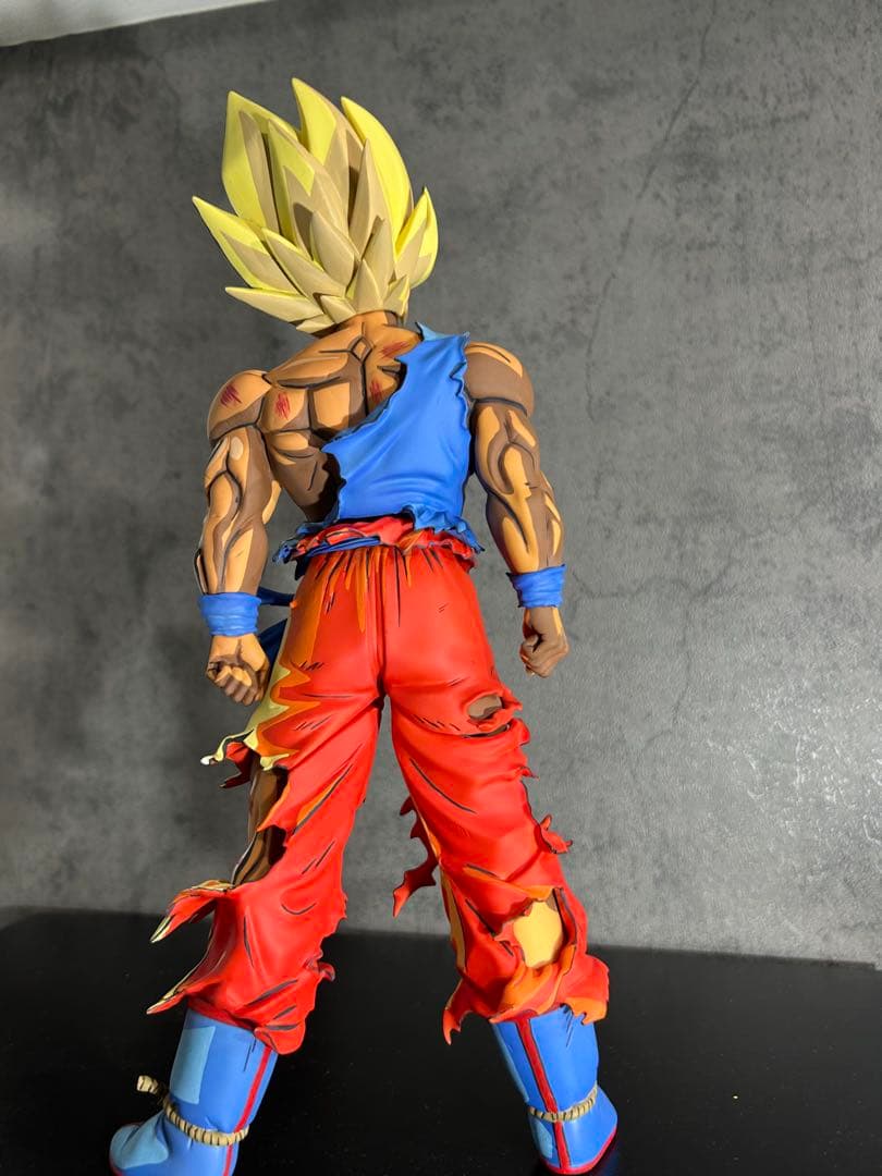 孫悟空　リペイントフィギュア　超サイヤ人