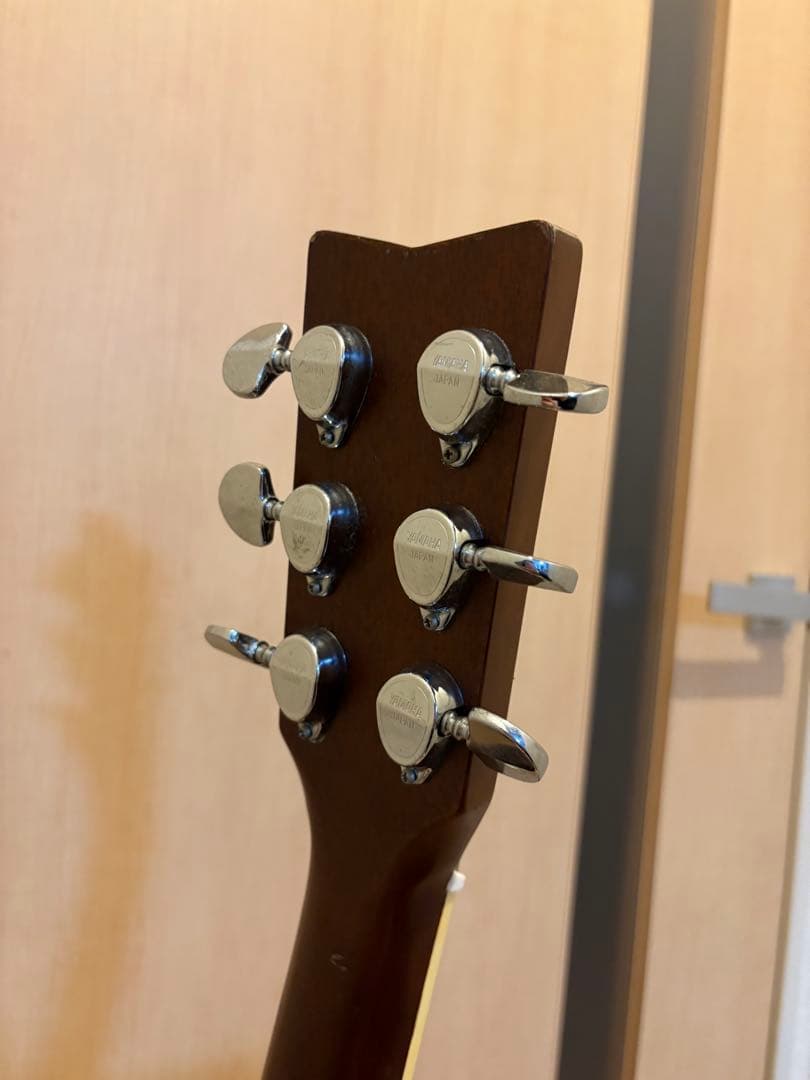 ヤマハアコースティックギターFG200D