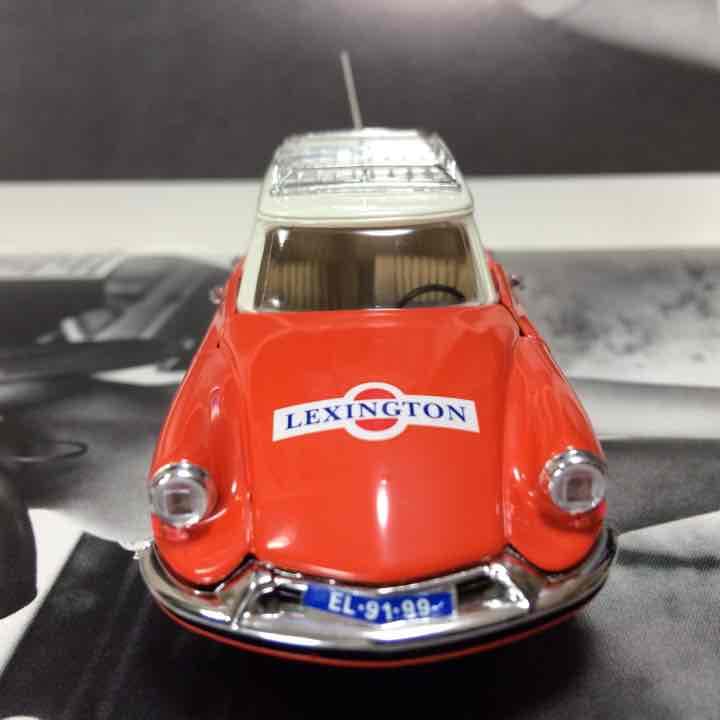 ミニカー CITROEN ID 19 BREAK 1958