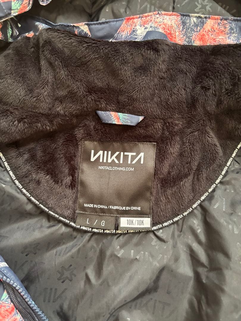 スノボウェア　nikita volcom