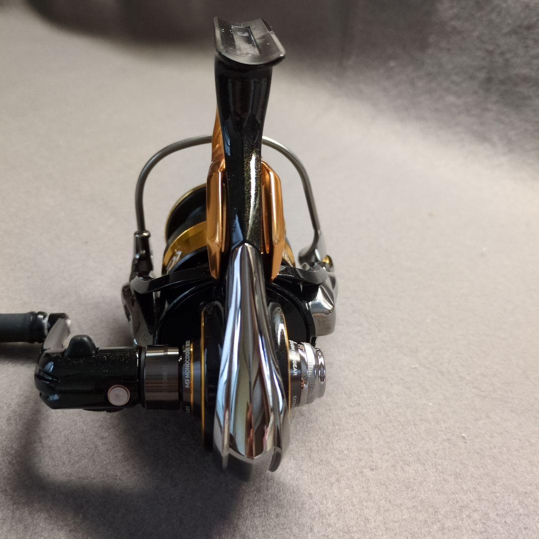DAIWA22トーナメントISO 2500XH−LBD美品