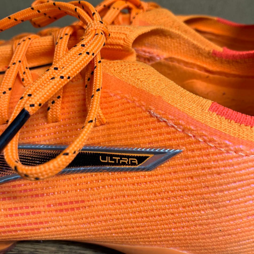 （K26136）★美品★ ウルトラ 6 アルティメット 24.5㎝ サッカー