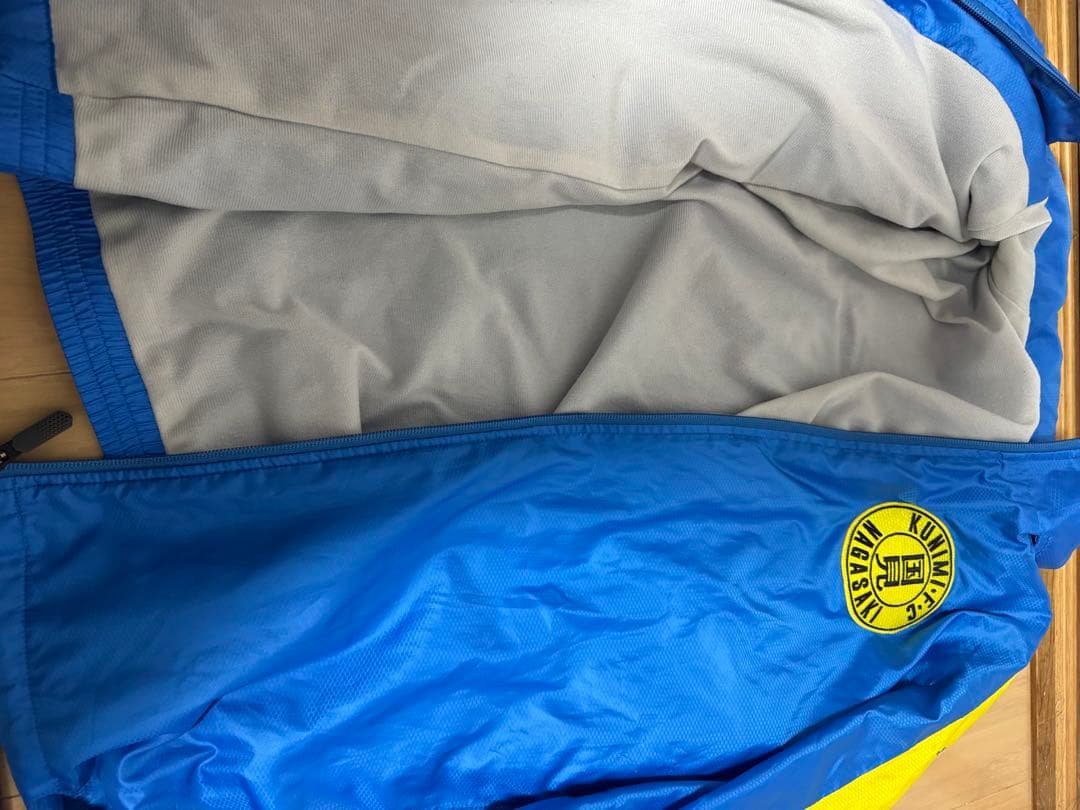 国見中サッカー　PUMA ウィンドブレーカー