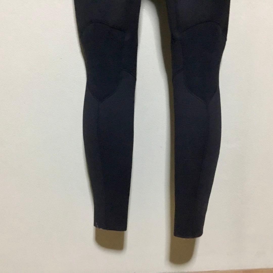 Bewet フルスーツ セミドライ　￼￼ブラック/マルチカラー 幾何学模様