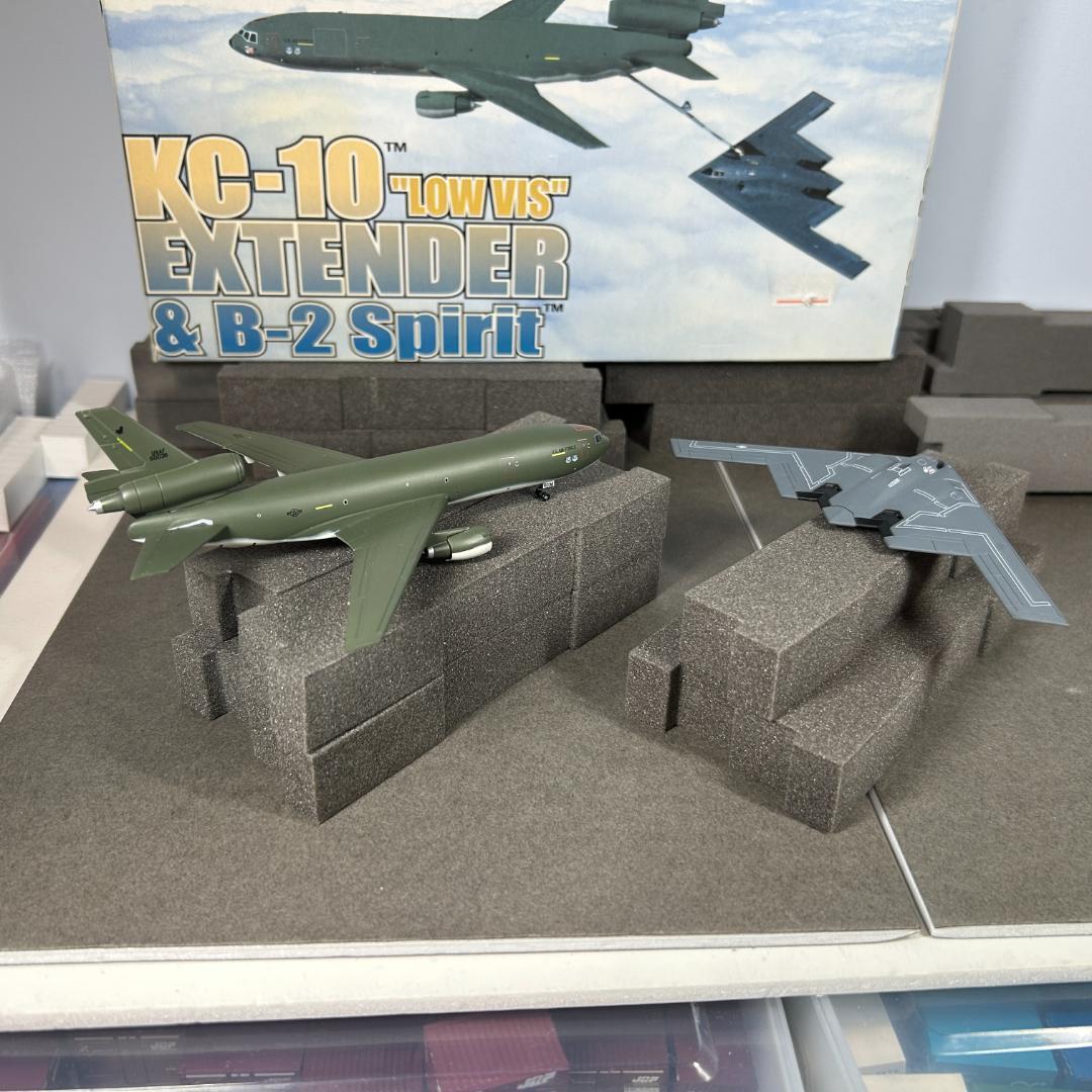 1/400 ドラゴン KC‐10 エクステンダー＆ B-2 スピリット セット
