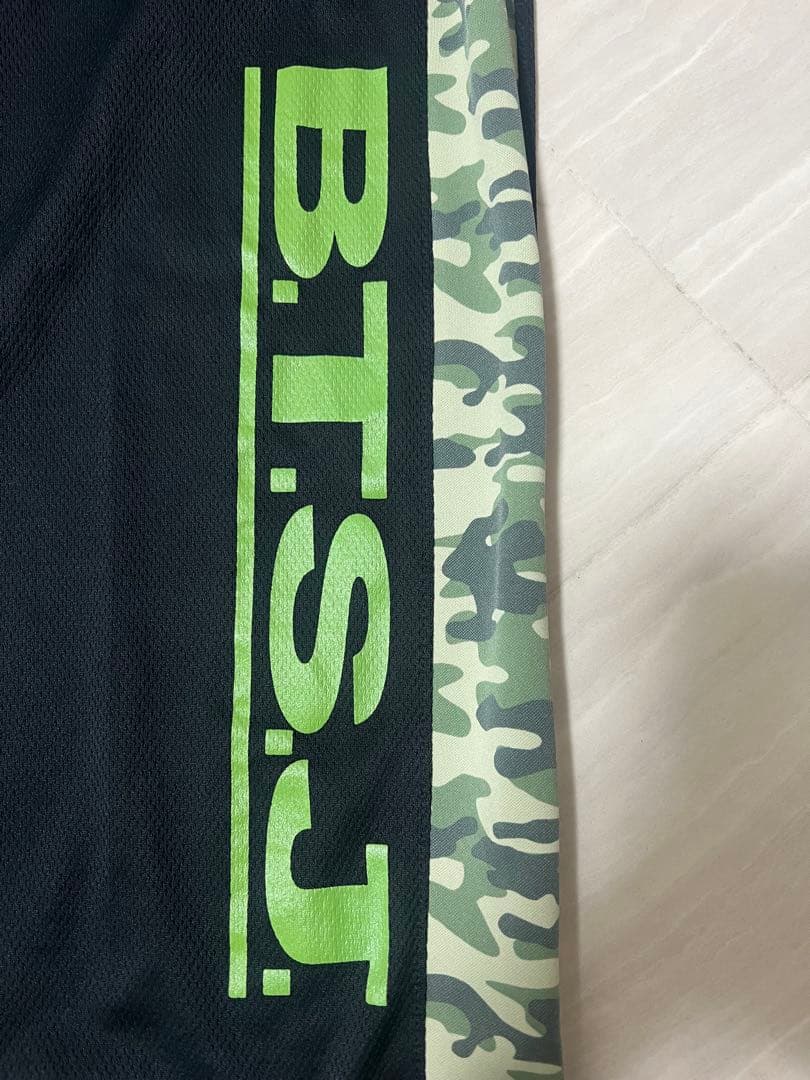 p*i様 B.T.S.J レスミルズ 迷彩ロンパン