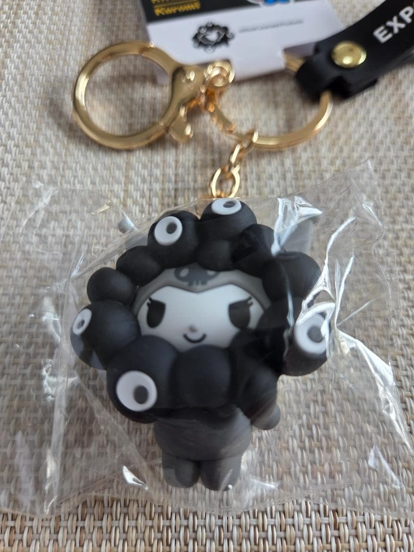 クロミ　関西大阪万博 黒ミャクミャク サンリオ 立体マスコットキーホルダー