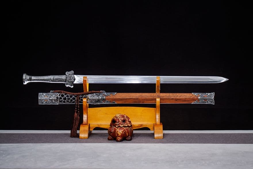 秦王-銀蛟 古兵器 刀装具 日本刀　模造刀 居合刀 武士道 鑑賞用 漢剣 美術刀