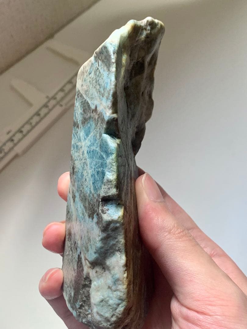 濃い青　糸魚川翡翠　入りコン沢原石　青ひすい　ヒスイ　国産鉱物　水石　根付　勾玉