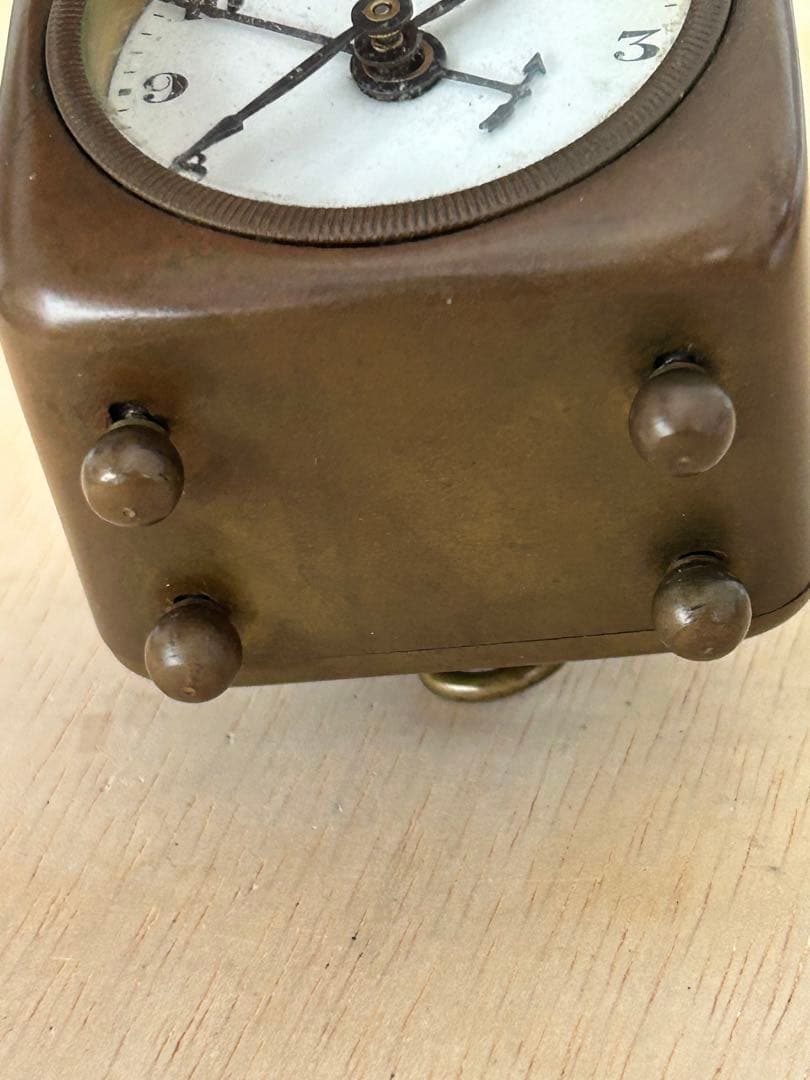 ドイツ製のヴィンテージ小型機械式目覚まし時計マウテ (Mauthe) 稼働