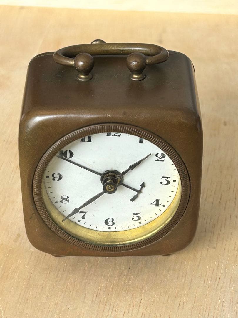 ドイツ製のヴィンテージ小型機械式目覚まし時計マウテ (Mauthe) 稼働