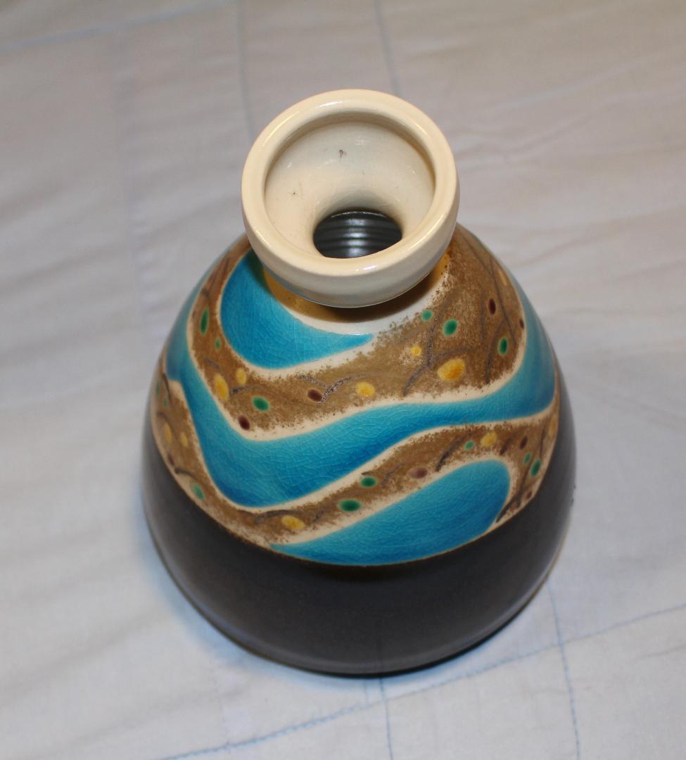 とっくり　（一輪挿し？）　徳利 　底面に銘らしきものはございます