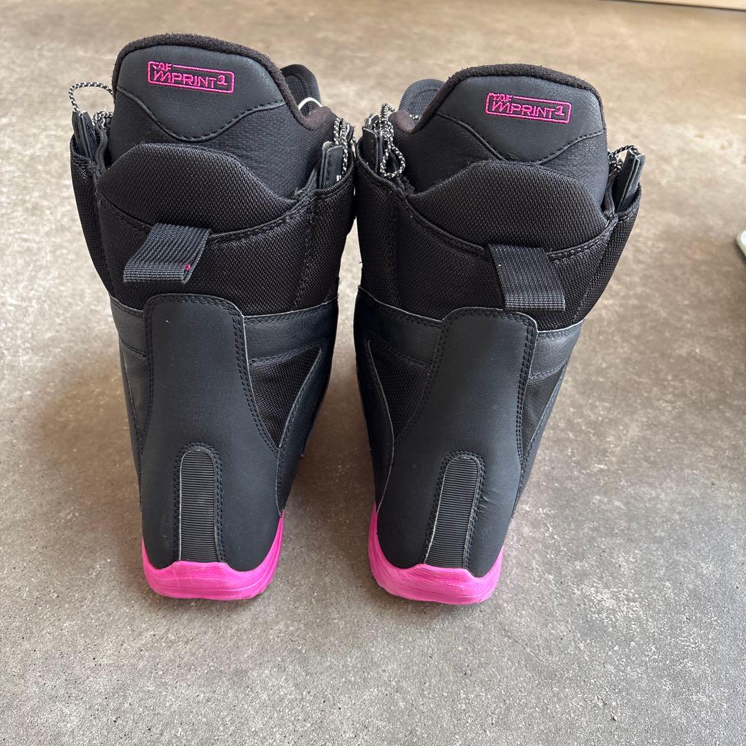 Burton MINT ASIAN FIT女性用スノーボードブーツ