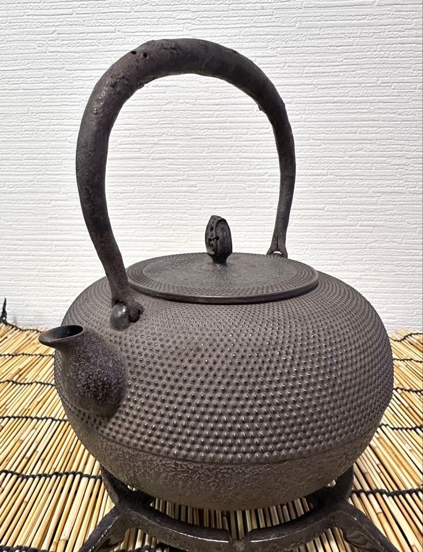 未使用品、共木箱、付属品付　南部照光堂造　１５型アラレ　日々是好日様　売約済み