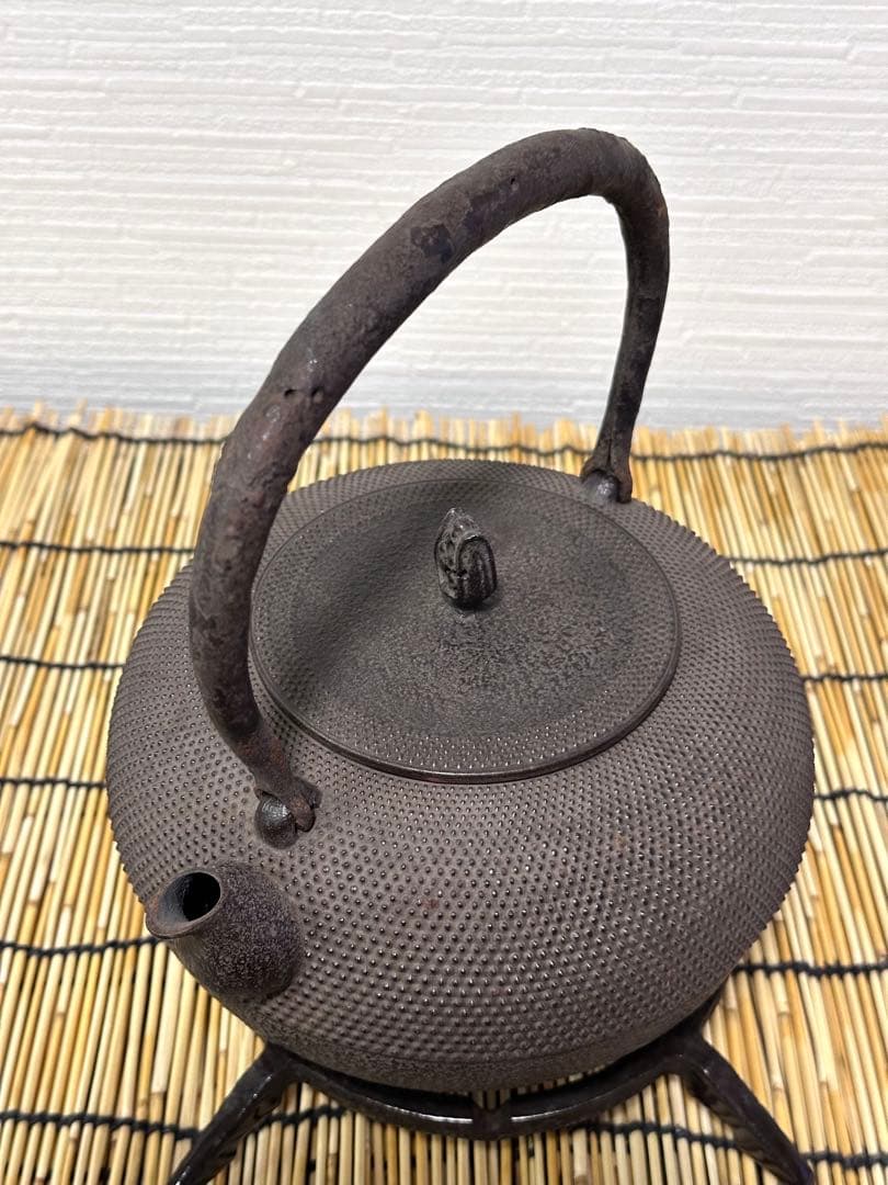 未使用品、共木箱、付属品付　南部照光堂造　１５型アラレ　日々是好日様　売約済み