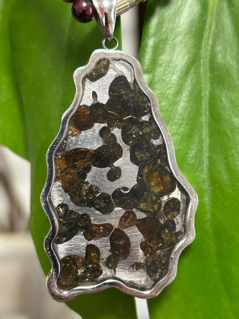 天然セリコパラサイト隕石ペンダント トップスターリングシルバーフレーム