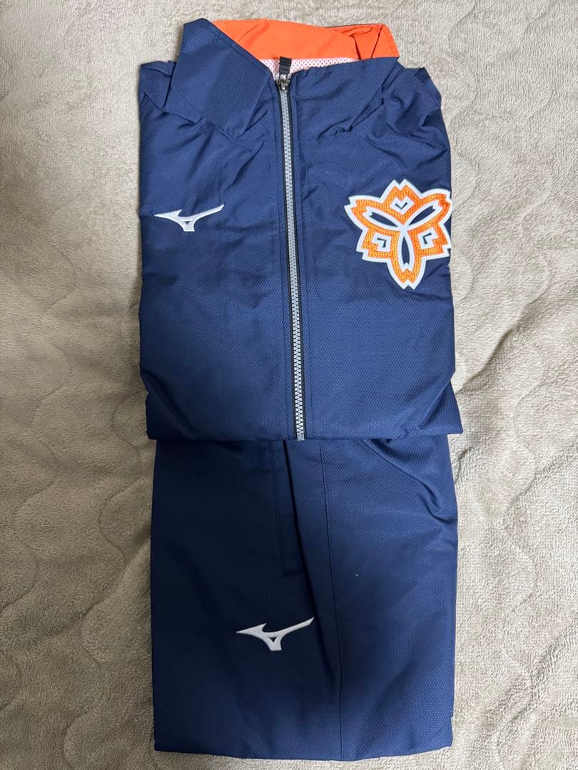 日本体育大学 陸上部ウインドブレーカー