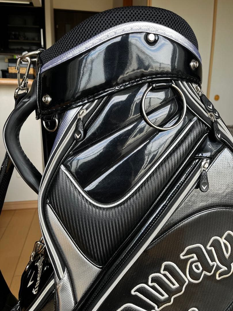 美品キャロウェイ　ド迫力大きめキャディバッグ　エナメル　9型　ブラック×シルバー