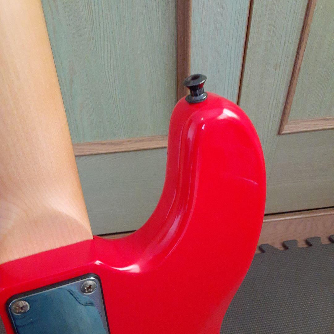 レジェンド　ベースギター　渋いレッド色