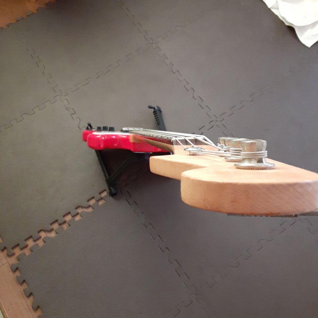 レジェンド　ベースギター　渋いレッド色