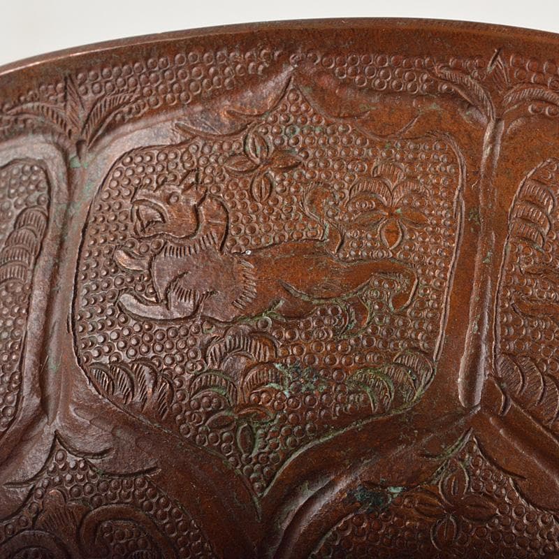 中国　古銅唐銅　鎚出　神獣文碗　C　7343E