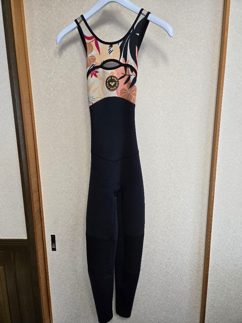2枚セット　ロキシーフラワー柄ネオプレンロングジョン、タッパー、ウェットスーツ