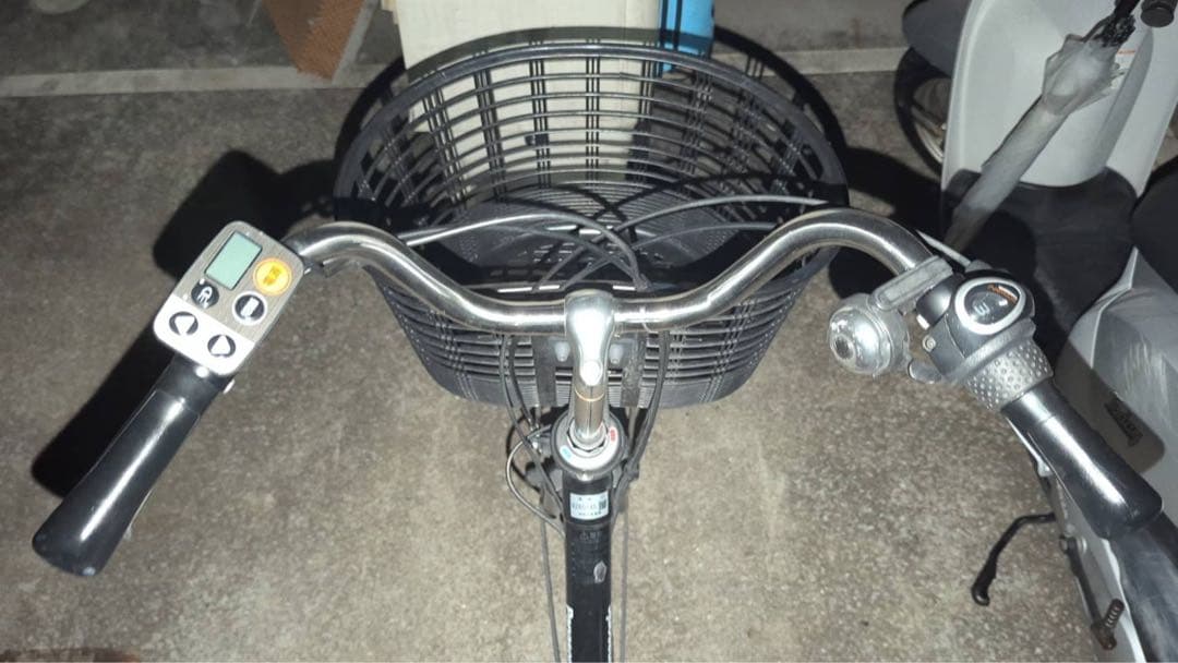 電動アシスト自転車 前カゴ付きバッテリー容量100%長押し５点灯
