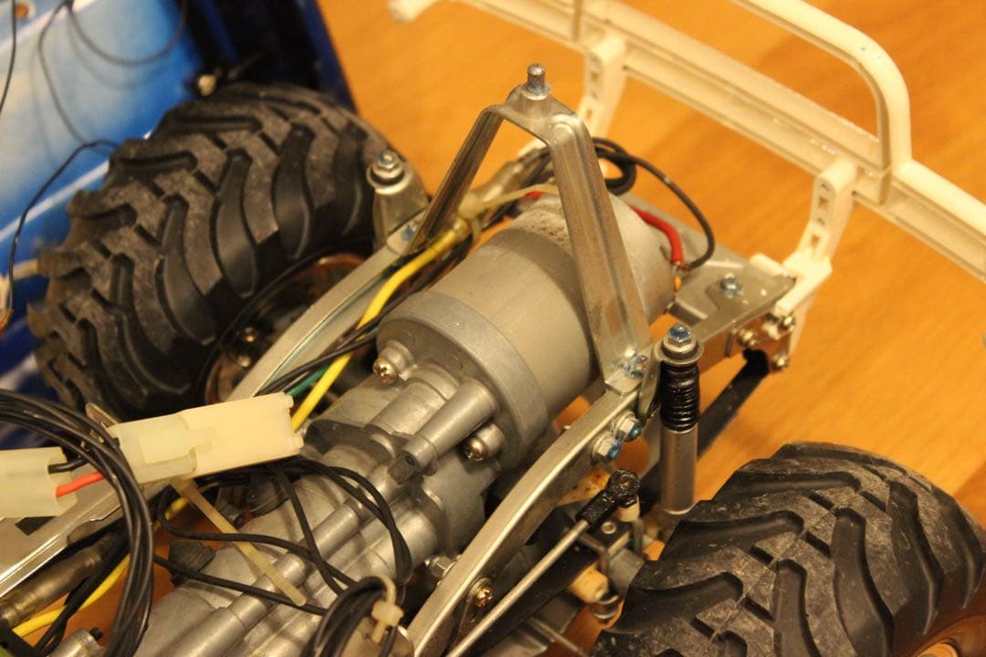 当時物　タミヤ トヨタ ハイラックス4WD ハイリフト（RN36）