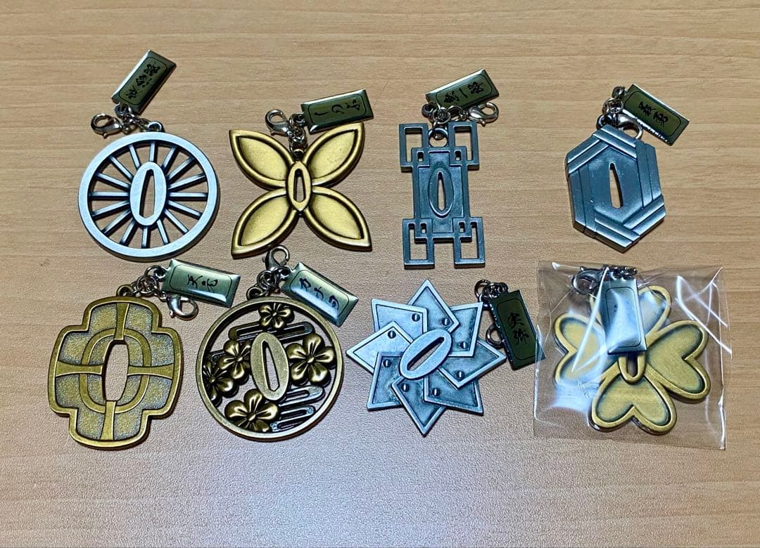 鬼滅の刃　鐔チャームコレクション　義勇　しのぶ　実弥　無一郎　蜜璃　天元　炭治郎