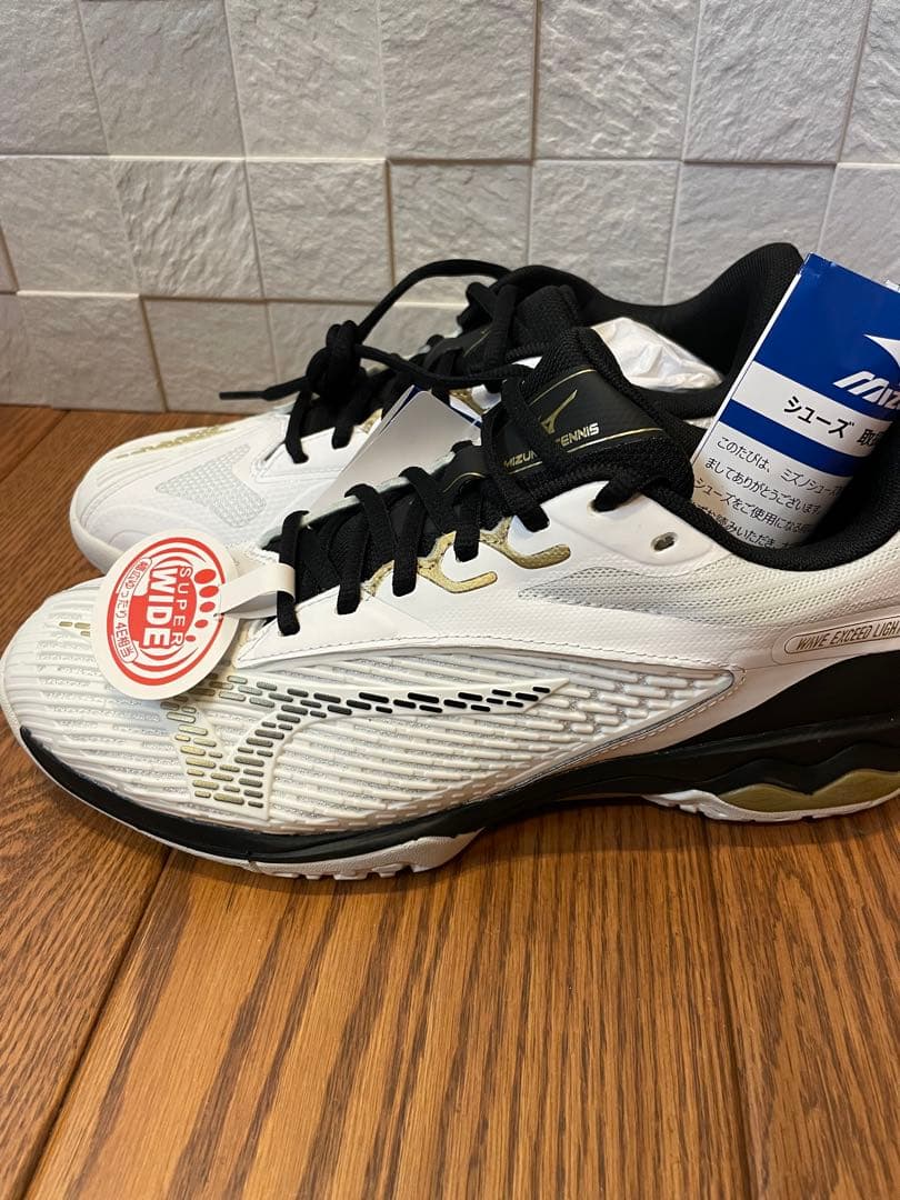 【新品】ミズノウェーブエクシードLIGHT2 OCテニスシューズ　25.5