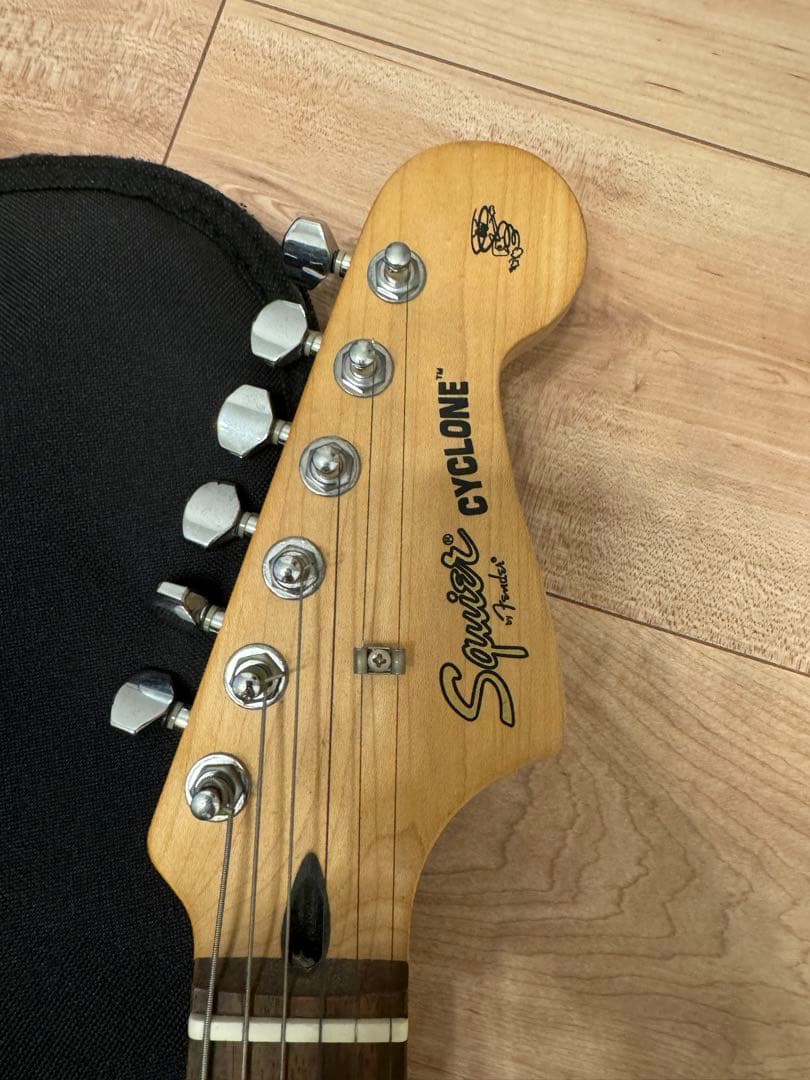 Squier CYCLONE スクワイヤー サイクロン　希少イエローカラー