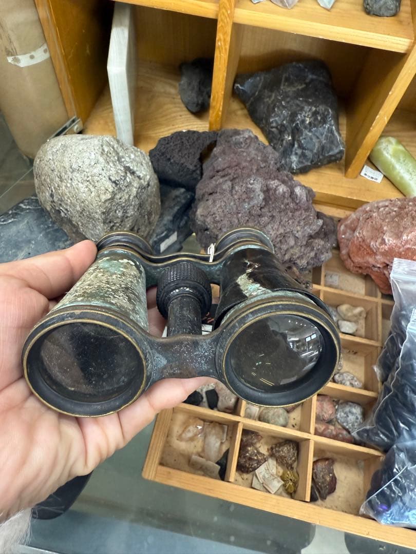 クラシック双眼鏡 経年劣化あり