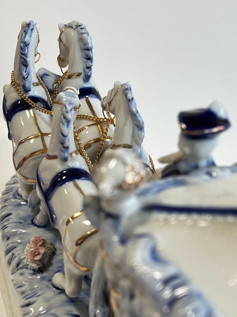 【磁器製アンティーク人形】 昭和から語りかけるセト・ノベルティ　「馬車」