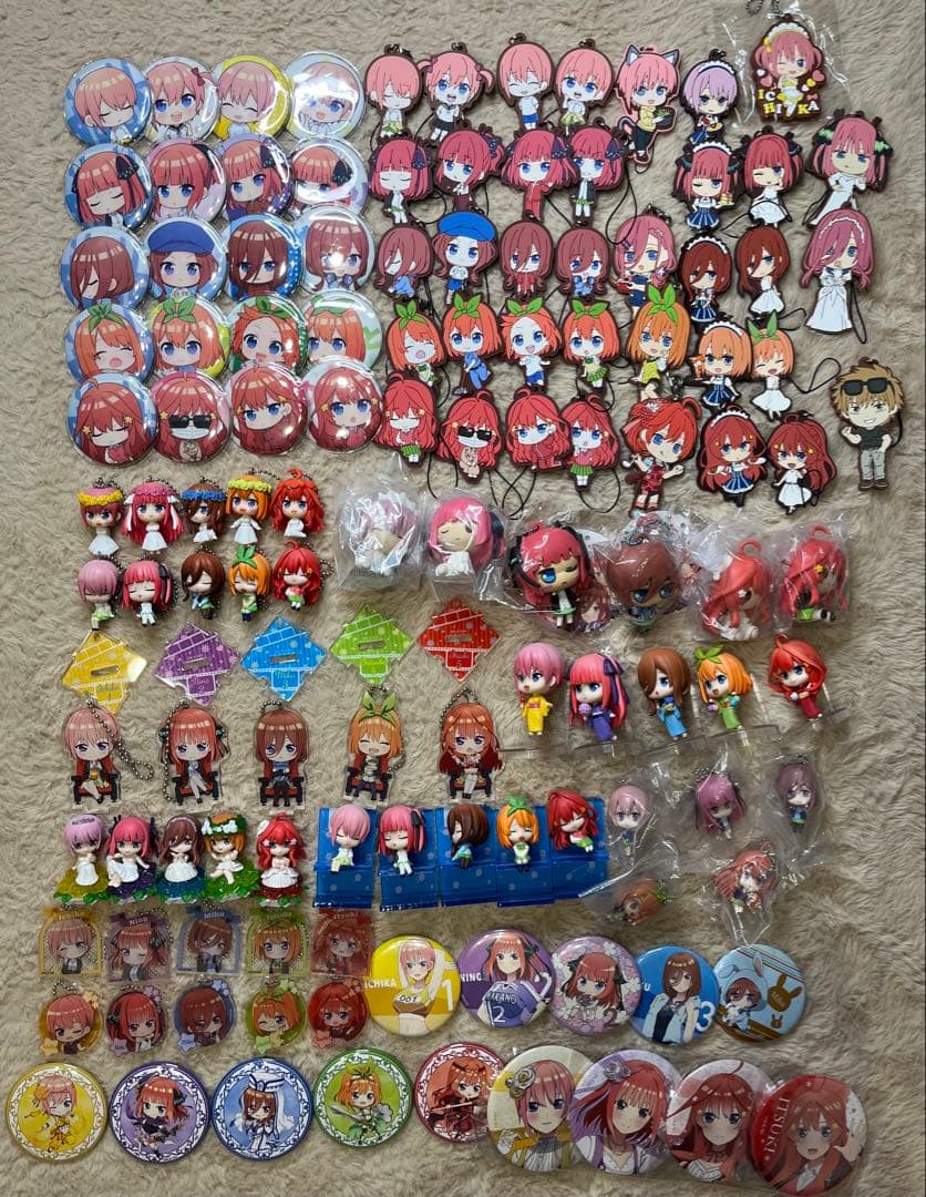 五等分の花嫁グッズまとめ売り　缶バッジ　ラバーストラップ　コードフィギュア